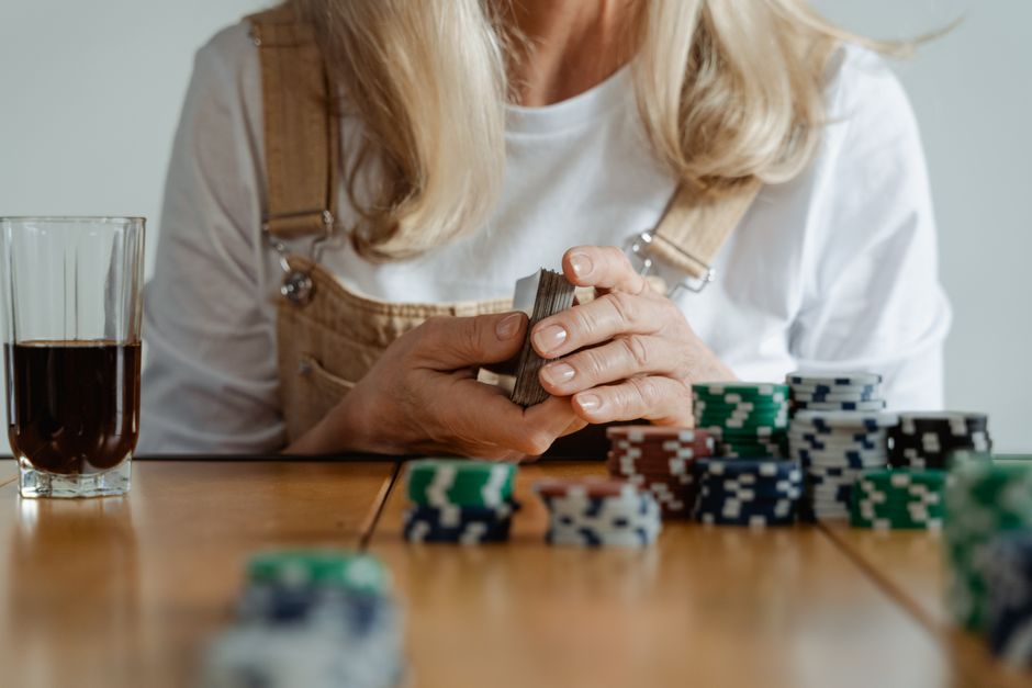 The Real Difference Between Slots, Poker, and Sports Betting